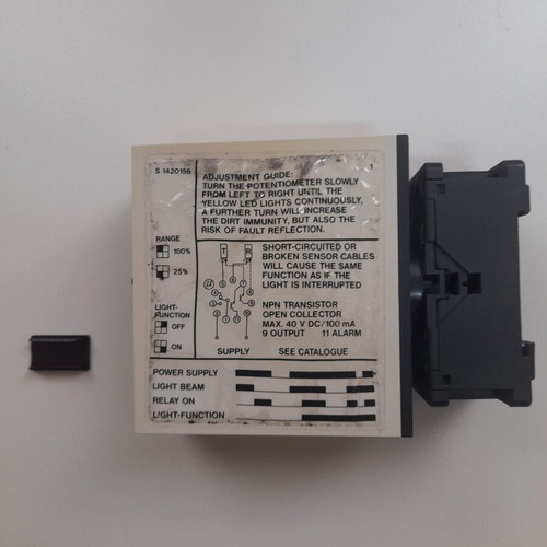 Ενισχυτής φωτοκυττάρων Carlo Gavazzi S 1420 156 230 σαν καινούργιο με βάση για ράγα