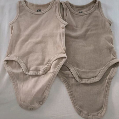 H&M baby bodysuits like new, pack of 4, 1-3 months