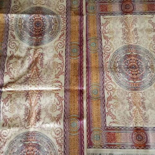 Runners like new, silk-like appearance
