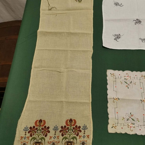 Decorative table linens used, pack of 4, handmade 1950s