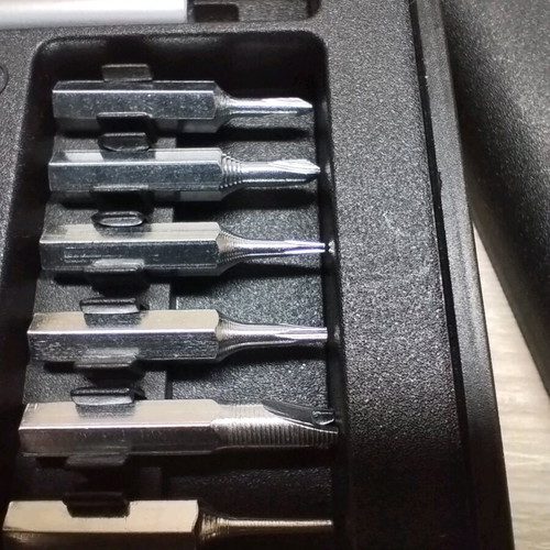 Small screwdrivers set with 24 bits new in case