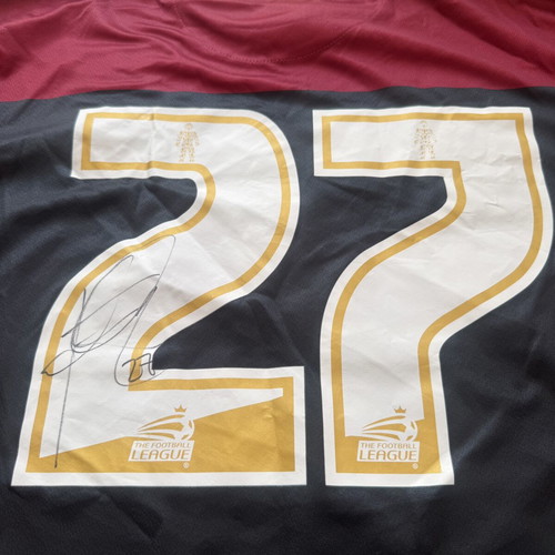 Norwich City Errea Away football shirt 2014/2015 signed size M