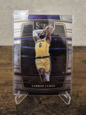 Select Concourse Lebron James #100 used basketball card 2021-22
