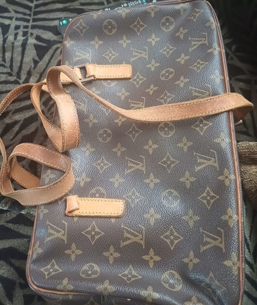 Τσαντα γνησια δερμάτινη Louis Vuitton