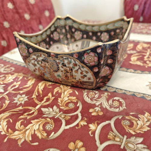 Chinese Decorative Bowl New with Oriental Hand-Painted Motifs