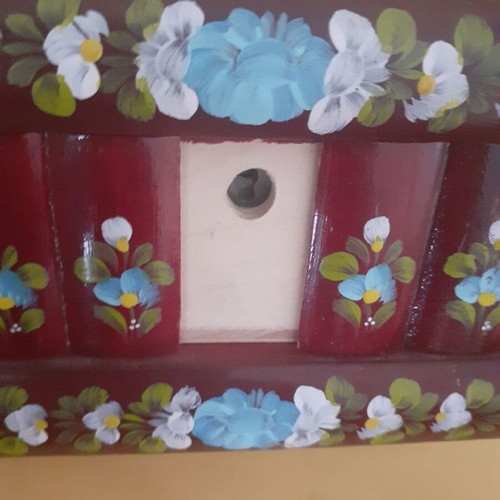 Collectible wooden jewelry box like new with key