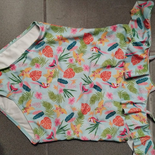 Girls' one-piece swimsuit used, size 10-11 years, colorful