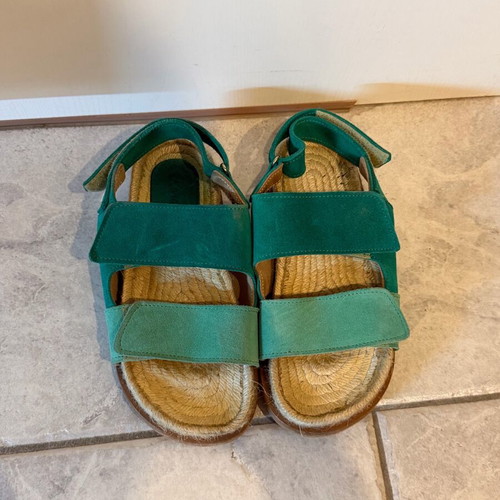 Karavan green sandals size 37 like new