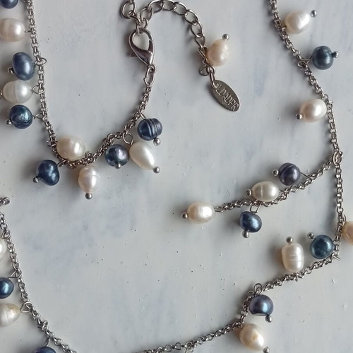 Necklace and bracelet with black and white natural pearls like new