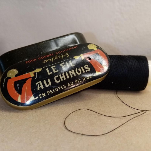 Vintage French thread dispenser tin box used, 1940s