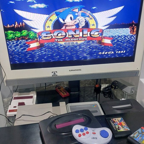 Retro 16-bit console like new with 2 controllers and Contra game
