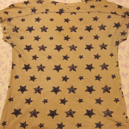 Attrattivo t-shirt used, size small, grey-beige with blue stars