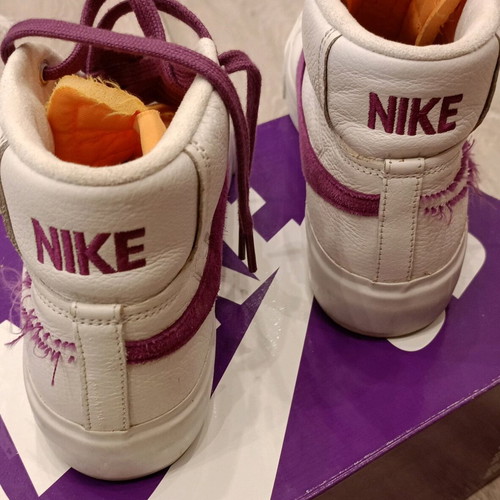 Nike SB Zoom Blazer Mid Edge Sneakers like new, white and purple