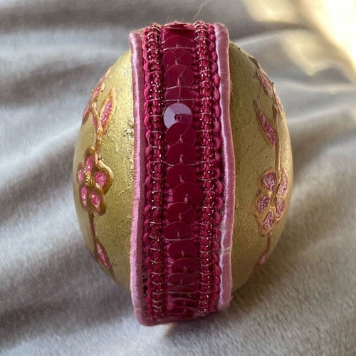 Easter egg used handmade with crochet and beads