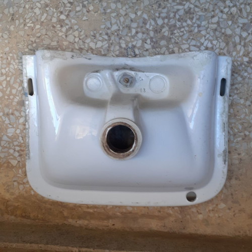 Small sink used, width 45 cm, depth 33.5 cm, height 19 cm