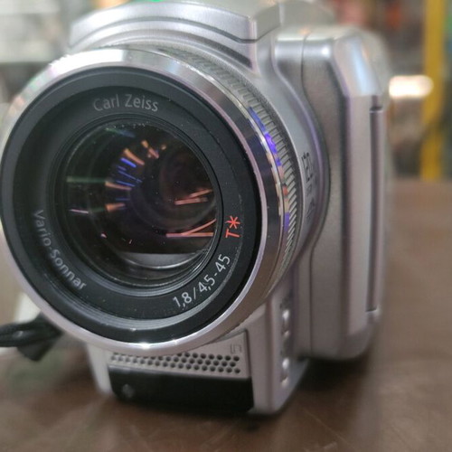 Sony DCR-HC85E video camera used with new battery