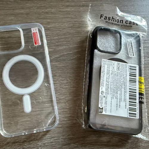 iPhone 15 Pro Max pack like new with cases, screen protectors, stand and cable