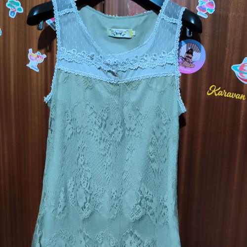 Boho summer top size M, like new, green with lace details