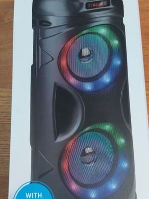 Portable Bluetooth Speaker new with FM radio and karaoke function