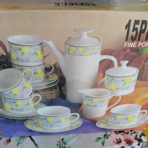Porcelain tea set new, 6 cups and saucers, jug, small jug, sugar bowl
