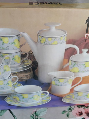Porcelain tea set new, 6 cups and saucers, jug, small jug, sugar bowl