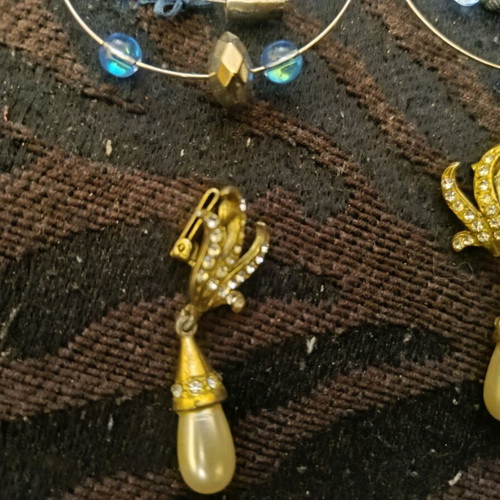 Fo Bijou fashion jewelry set of 3 pairs of women's earrings used