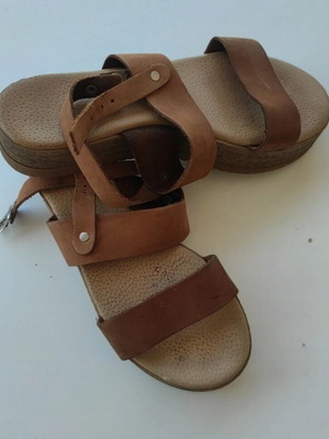 Leather flatforms used, brown sandals with high platform