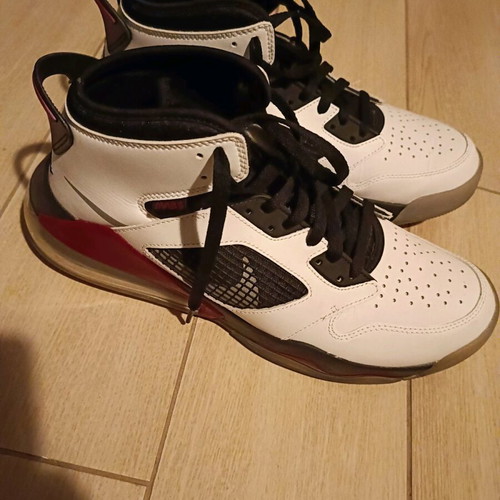 Jordan Mars 270 like new, size 45, black and white
