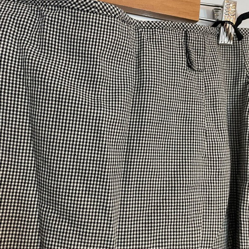 Skirt black and white checkered fabric size 40 like new