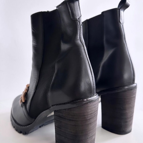 Aldo Black Leather Ankle Boots With Chain Like New