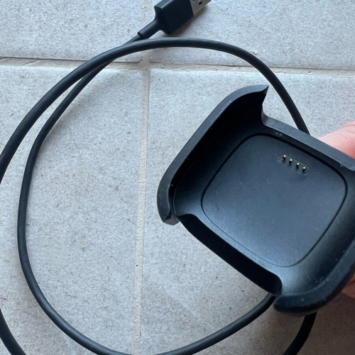 Fitbit Versa 2 watch like new, smartwatch with silicone straps