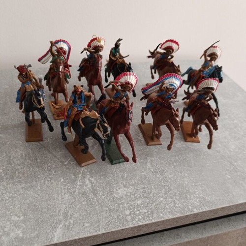 Indian horsemen figures set of 10 used