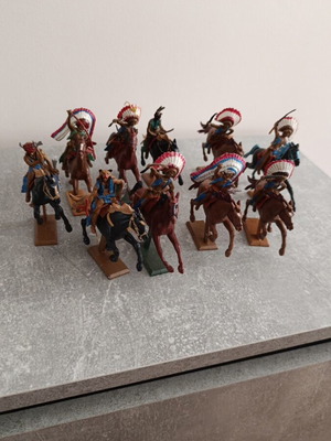 Indian horsemen figures set of 10 used