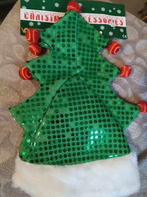 Christmas hat with tree new with tag