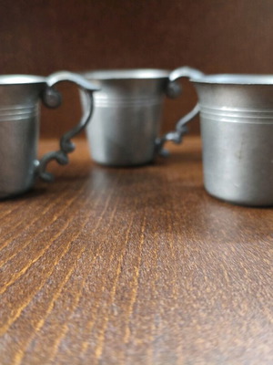 Vintage decorative shot glasses set of 3 made of pure pewter like new