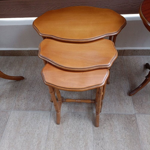 Nesting Coffee Tables set of three, walnut wood, like new