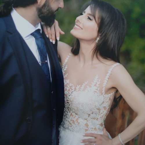 Wedding dress new, size S adjustable to XL, with veil and petticoat
