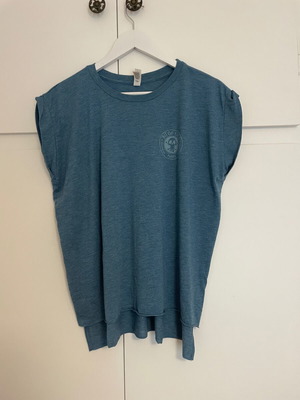 Bit of Salt Paros T-shirt large, like new, blue