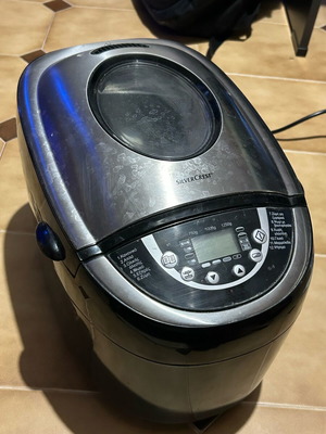 Bread maker used in good condition, fully functional