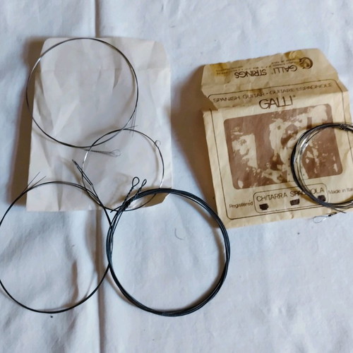Mandolin strings new