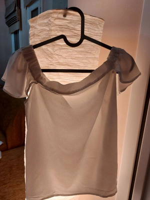 Massimo Dutti blouse like new, white with romantic sleeves