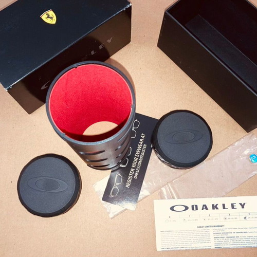 Oakley Badman 6020-07 glasses case and accessories like new