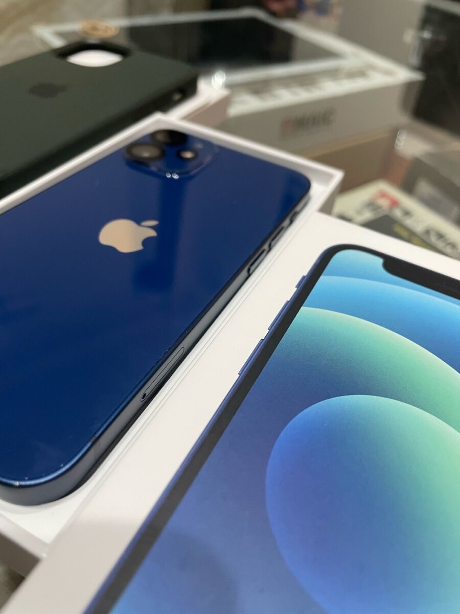iPhone 12 mini 64 GB Blue like new with… - € 190,00 - Vendora.cy