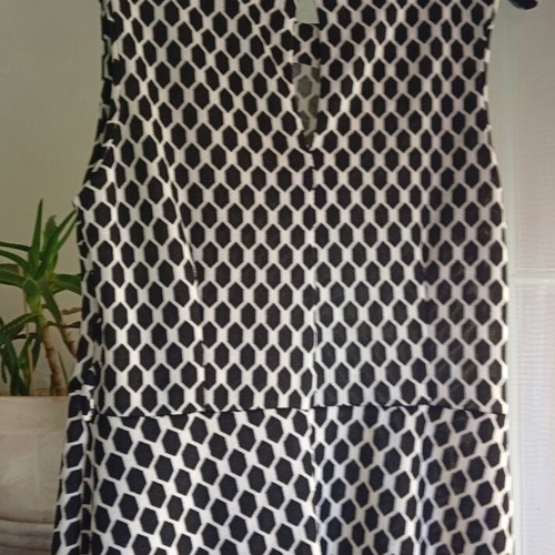 Dress made in Italy, size M, like new, viscose and elastin