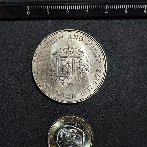 Commemorative coin Queen Elizabeth II & Prince Philip like new