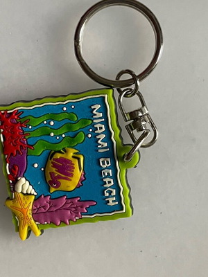 Keychain like new, bought from Miami