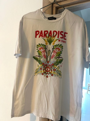 Peace And Chaos Tshirt with red print, L/XL, white