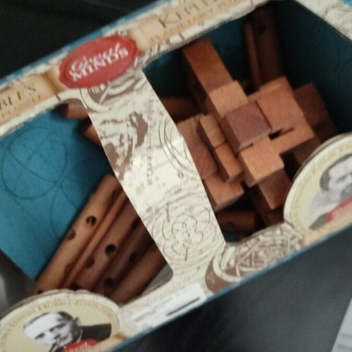 Board games used, old puzzles and brain teasers