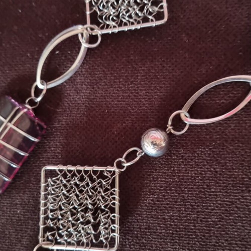 Necklace like new, very impressive design