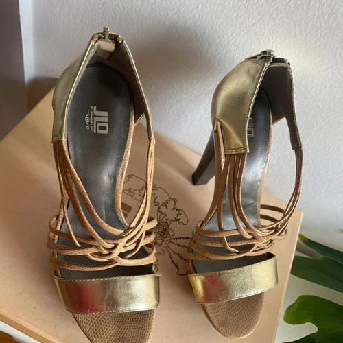 JLo sandals used, size 35.5, gold leather platform